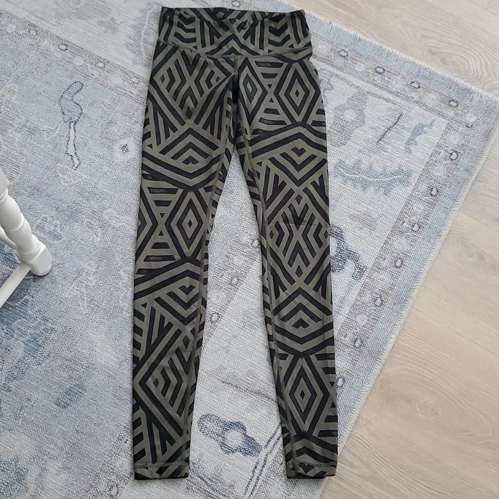 Lululemon Wunder Under Athletic Leggings Chevron Shuffle Fatigue Green Black Sz4